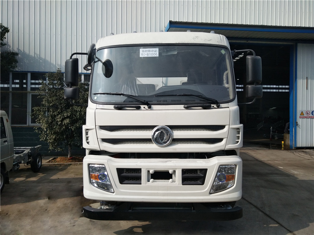 東風專底（12方）CLW5160GPST5型灑水車