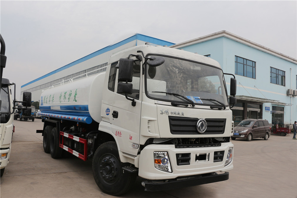 東風(fēng)后八輪新款（20方）綠化噴灑車(chē)