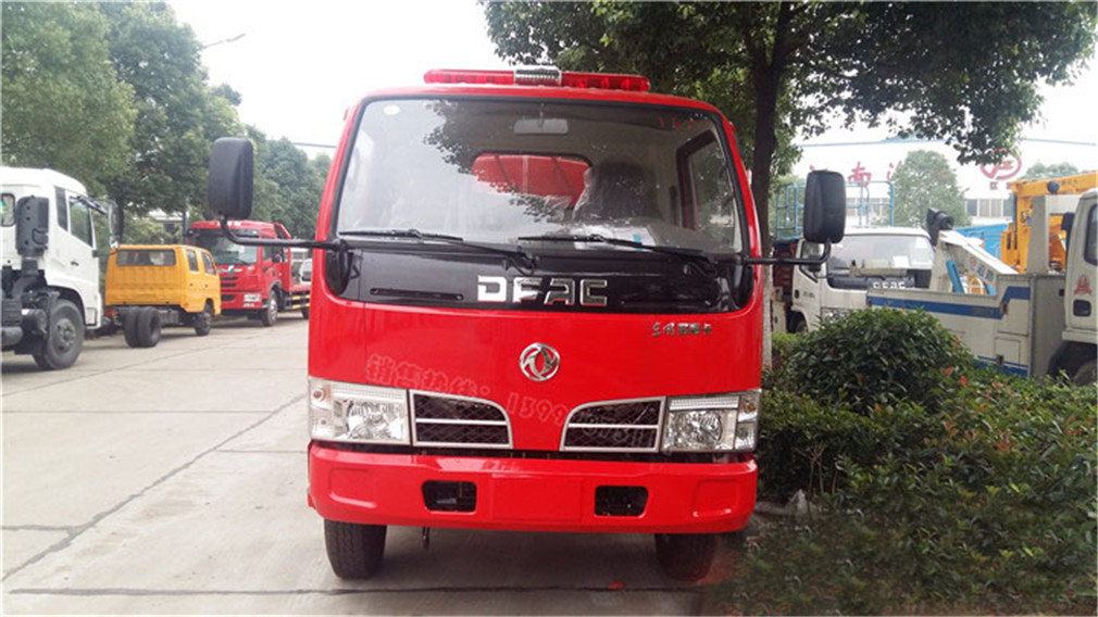 東風(fēng)多利卡（5方）CLW5070GSSD5消防灑水車