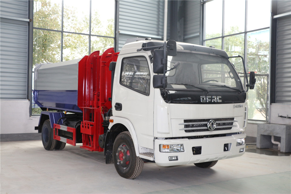 東風(fēng)多利卡(8方)掛桶垃圾車(chē)