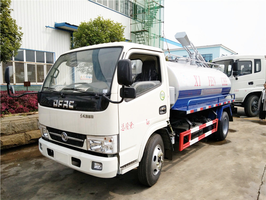 東風(fēng)小多利卡5方吸糞車(chē)