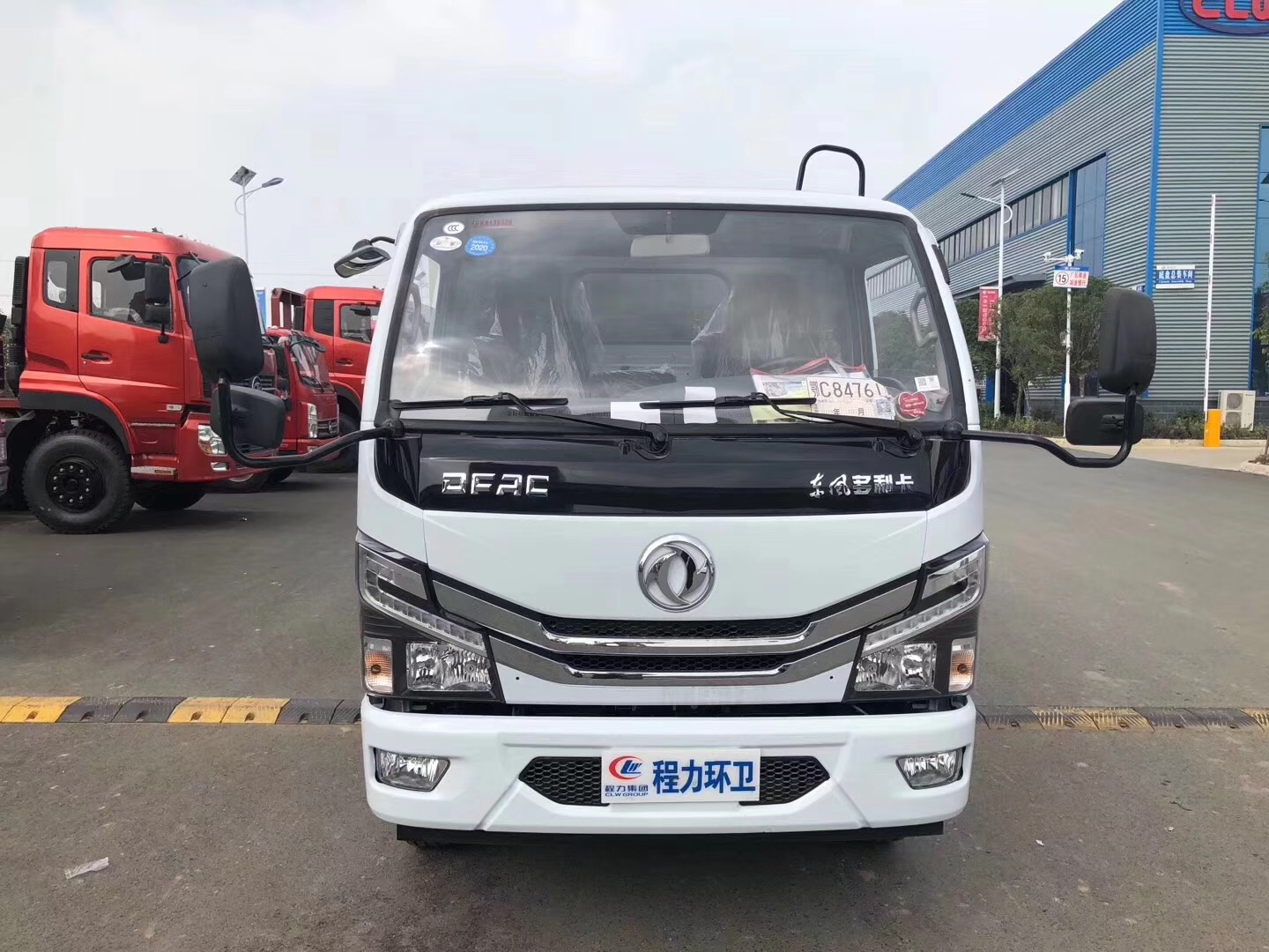 東風多利卡國六5-6方壓縮垃圾車