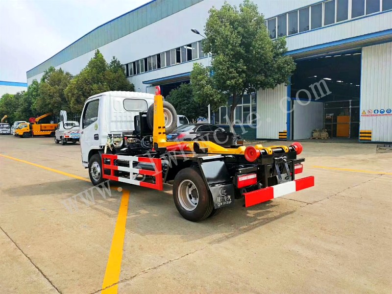 東風(fēng)5方勾臂垃圾車價(jià)格 國六小多利卡勾臂垃圾車廠家 最新勾臂垃圾車報(bào)價(jià)