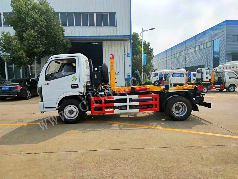 東風(fēng)5方勾臂垃圾車價(jià)格 國六小多利卡勾臂垃圾車廠家 最新勾臂垃圾車報(bào)價(jià)