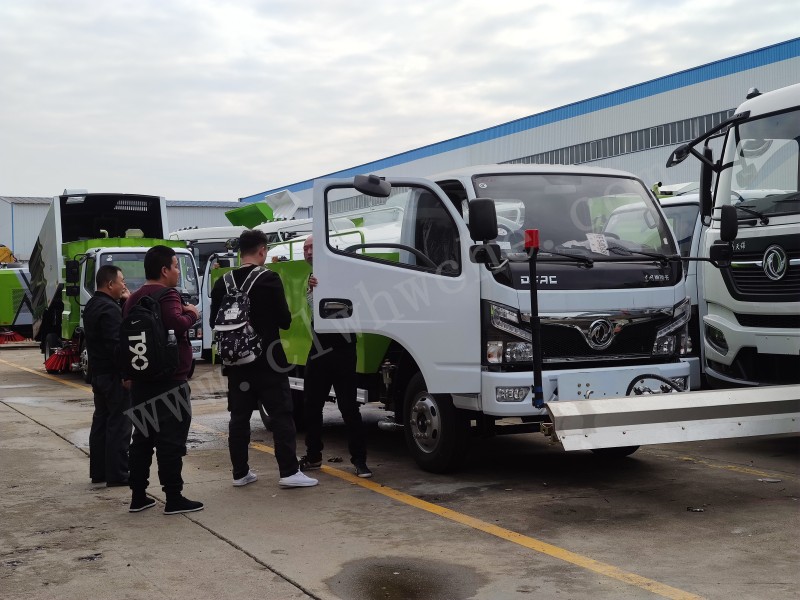 東風小多利卡4方路面清洗車 小型路面養護車廠家 清洗車報價