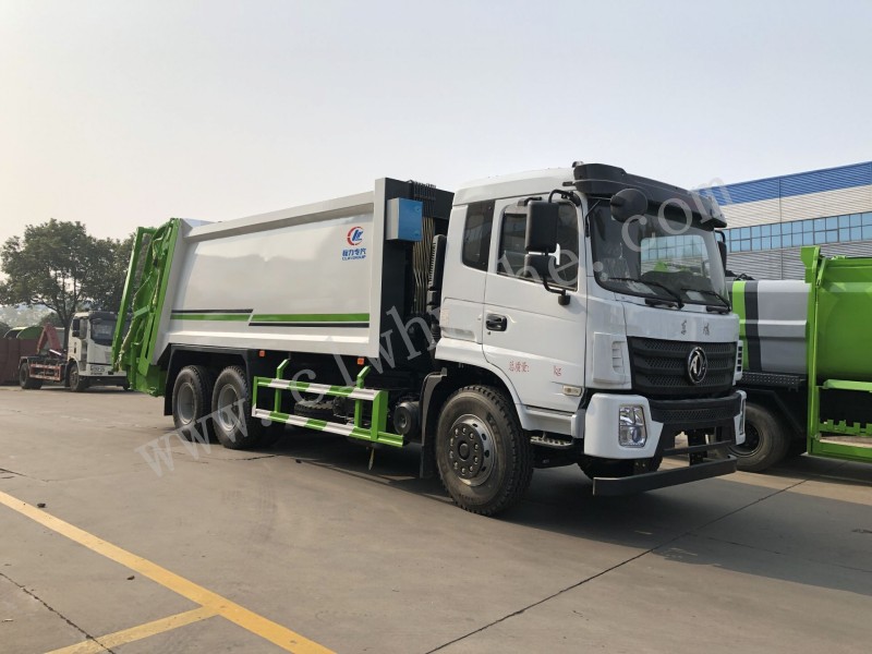 東風后八輪18方壓縮式垃圾車