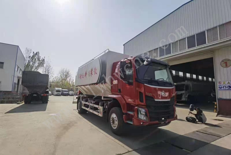 柳汽28方散裝飼料運(yùn)輸車  散裝飼料運(yùn)輸車價(jià)格