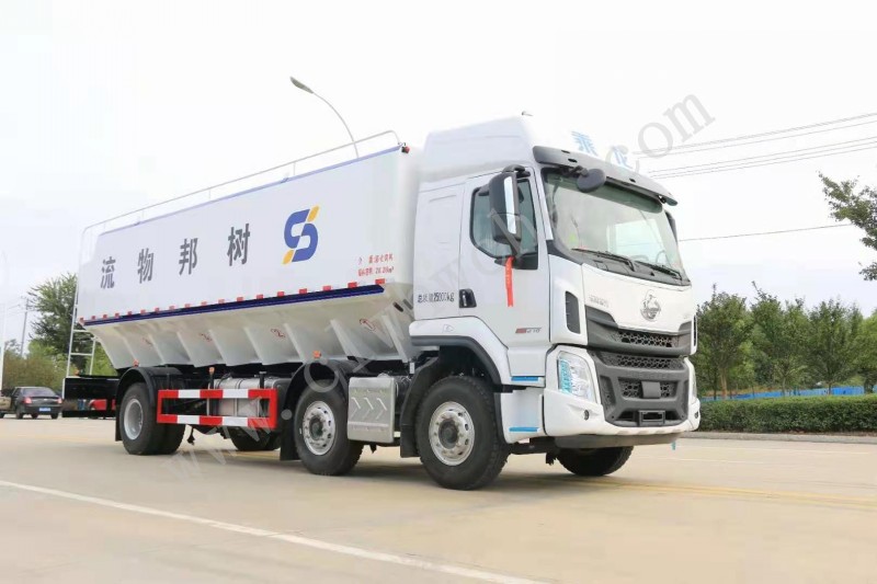 ?柳汽小三軸30方散裝飼料運(yùn)輸車  價格  報價 廠家