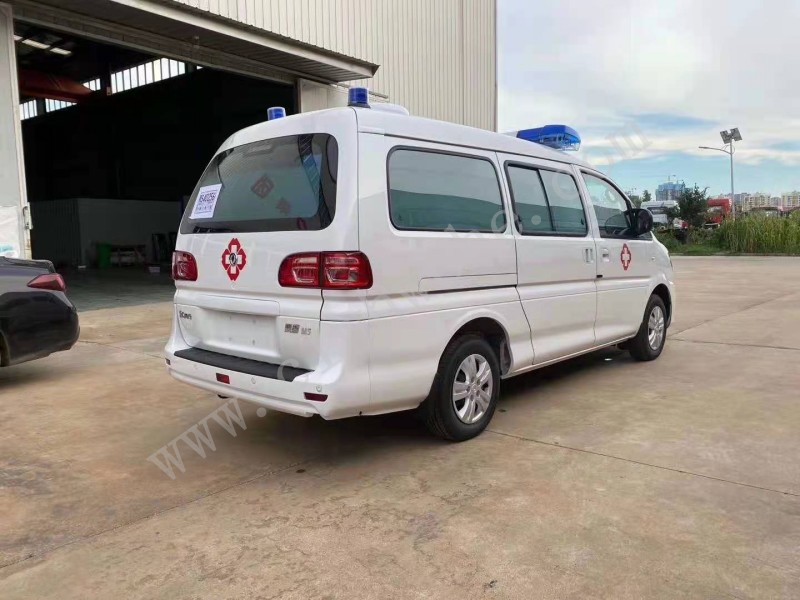 東風(fēng)風(fēng)行轉(zhuǎn)運(yùn)型救護(hù)車(chē)