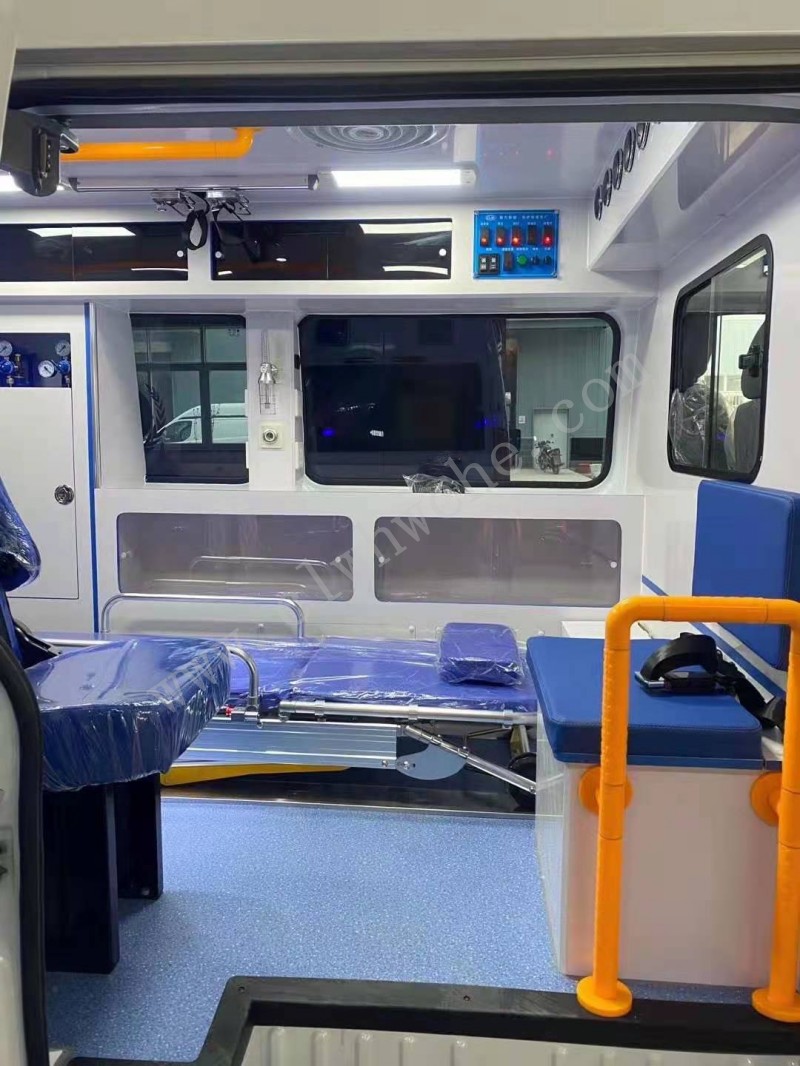 江鈴特順短軸監護型救護車