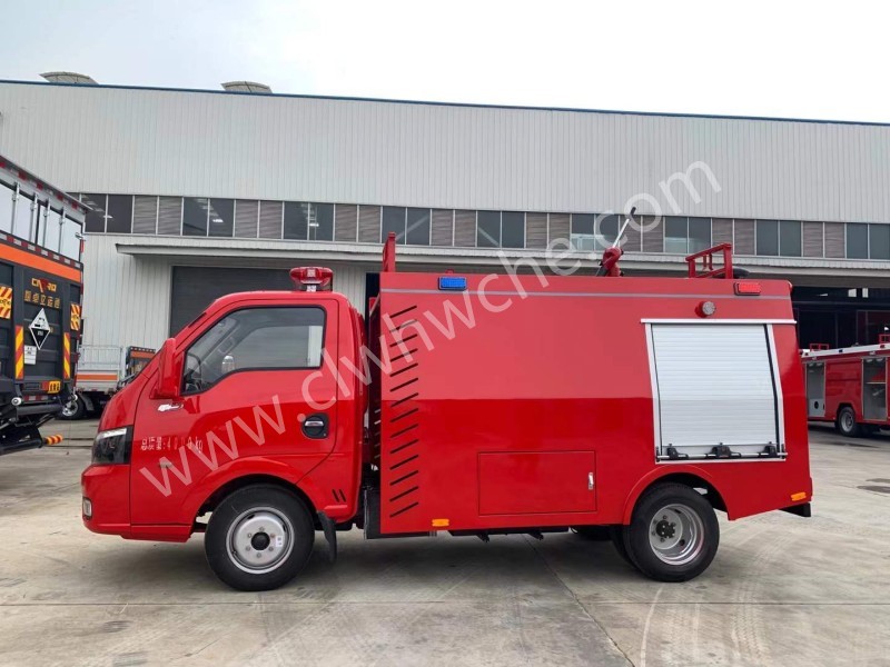 東風途逸?1噸水罐消防車