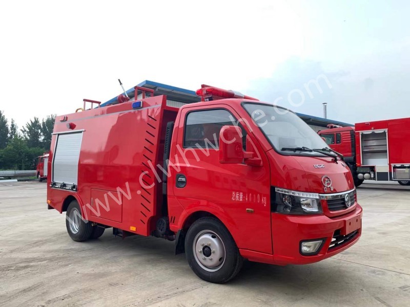 東風途逸?1噸水罐消防車